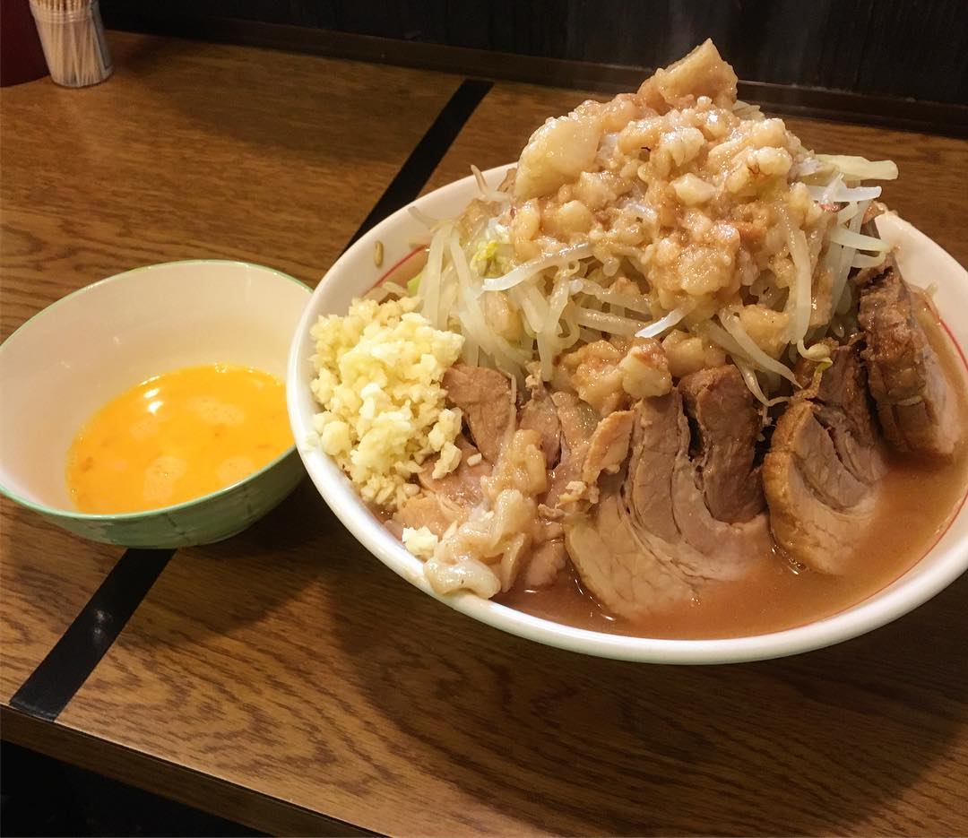 眞久中 まくなか ラーメン 半豚マシ 生卵 東京都新宿区早稲田鶴巻町 第465回 Susuru Tv ファン