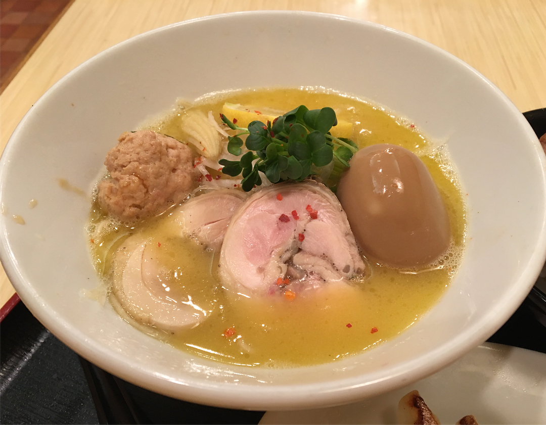 【大鷹ラーメン】鶏白湯そば、トッピング：味玉 (埼玉県和光市南) 第807回
